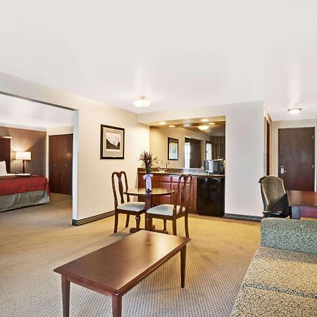 Ramada By Wyndham Tukwila Southcenter Ξενοδοχείο Εξωτερικό φωτογραφία