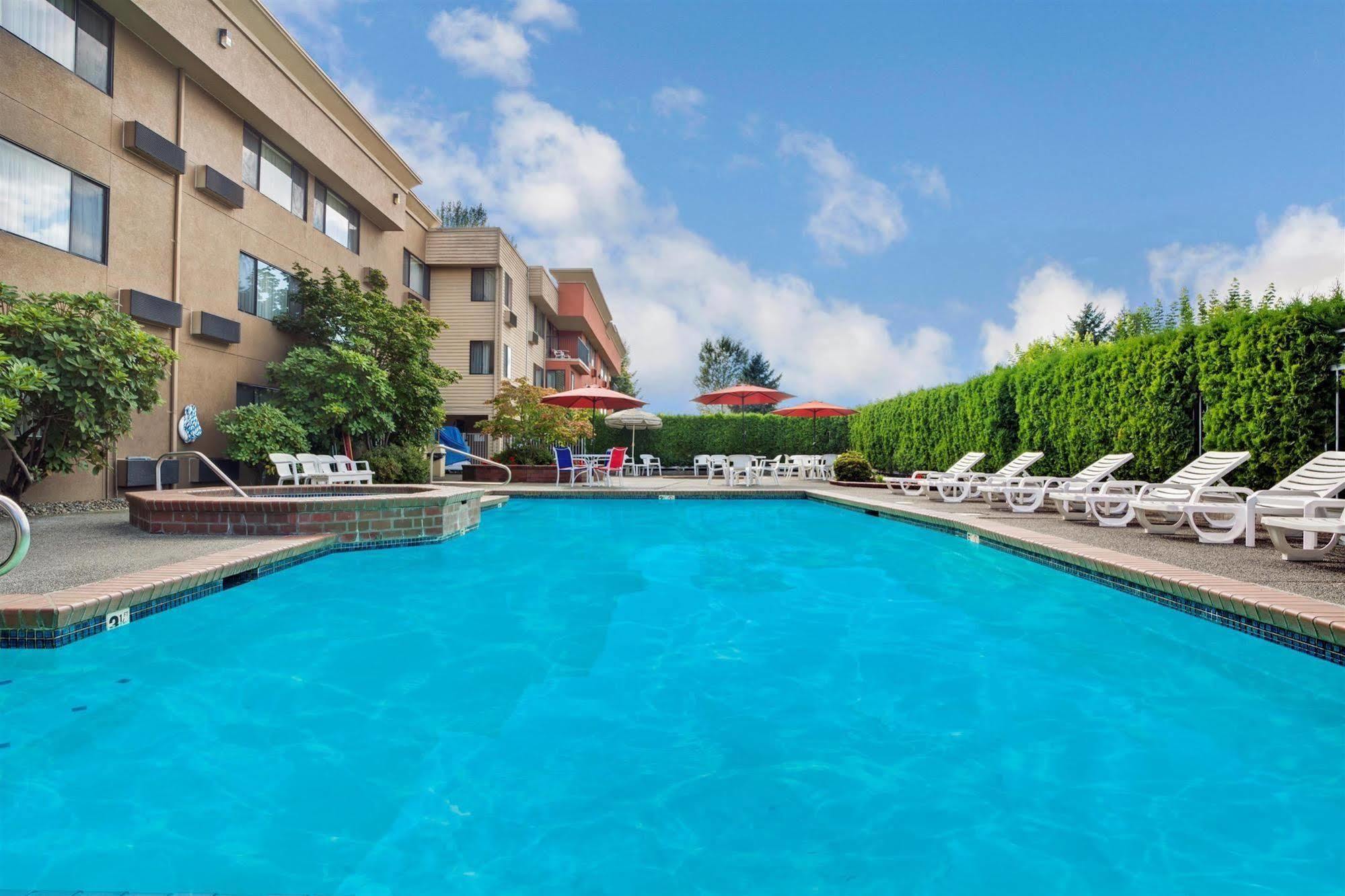 Ramada By Wyndham Tukwila Southcenter Ξενοδοχείο Εξωτερικό φωτογραφία